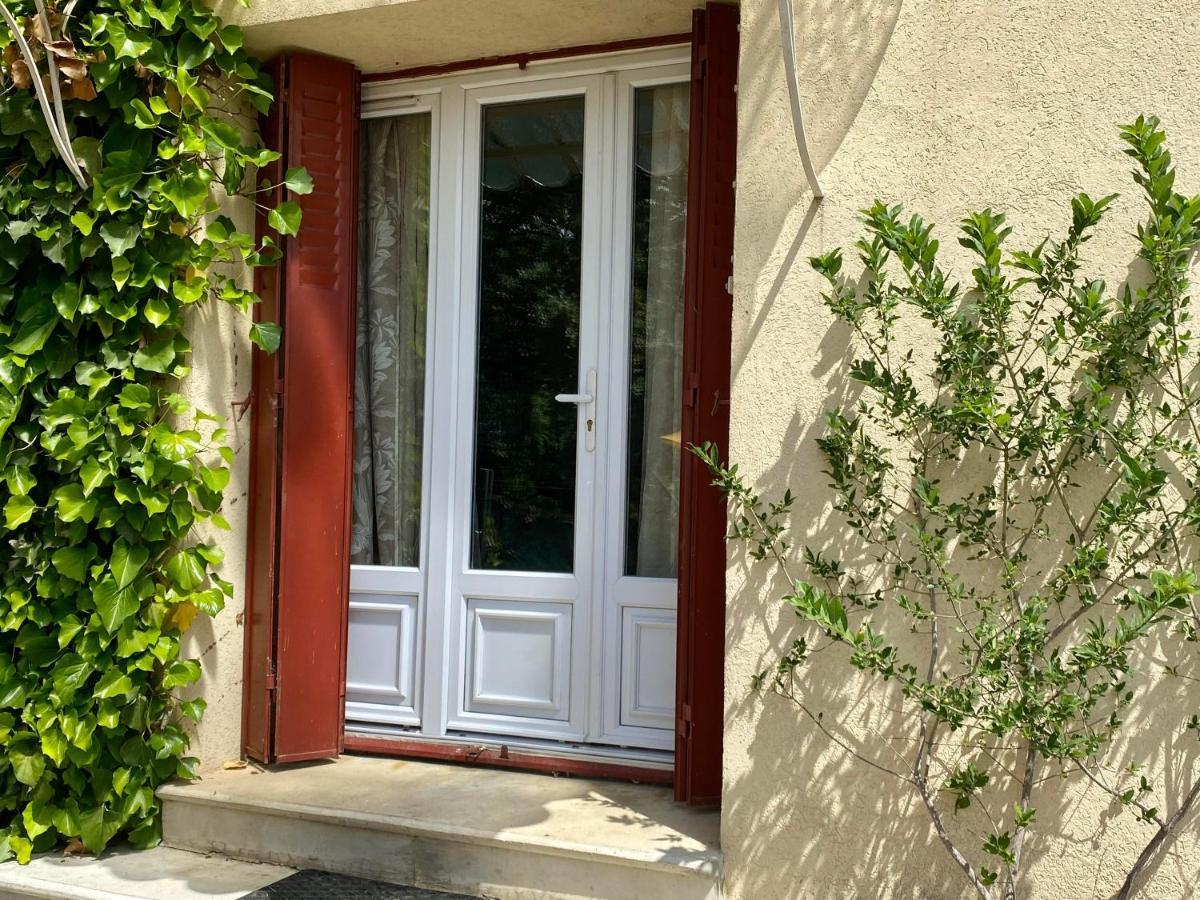 Appartement F3 De 60 M² Au Rez De Chaussee D'Une Villa Vezenobres Luaran gambar